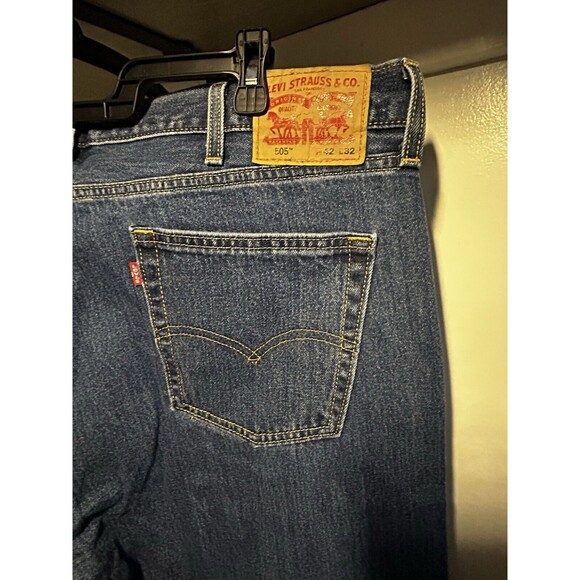 Levi’s 505 Medium Wash 42x32 Men’s Jeans - Picture 3 of 7